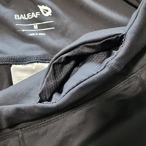 🌷 Baleaf high rise pocketed Shorts 🌷 - Picture 4 of 5